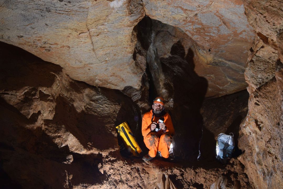 Svámí Gyaneshwarpuri, Šamanský dóm, jeskyně Ř-24 Slezákova díra - Záhrobní. Foto: Ing. Pavel Chaloupský Ph.D.