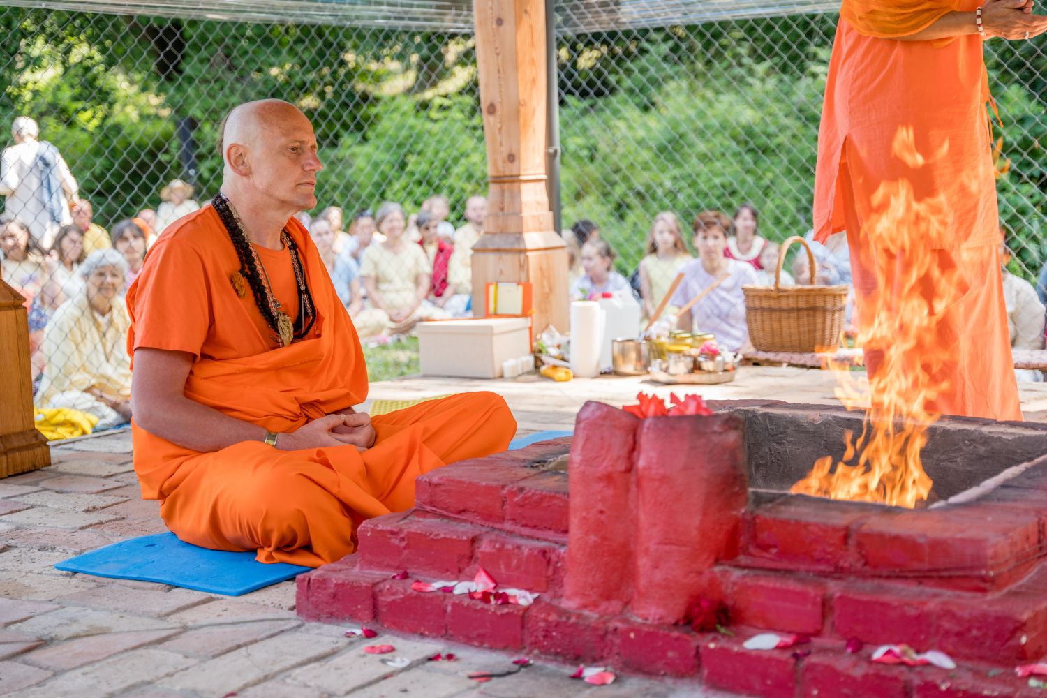  Sanjás díkša svámího Gyaneshwarpuri ve Střílkách 23.7.2021. Foto: Radim Paluš - Híra Puri.