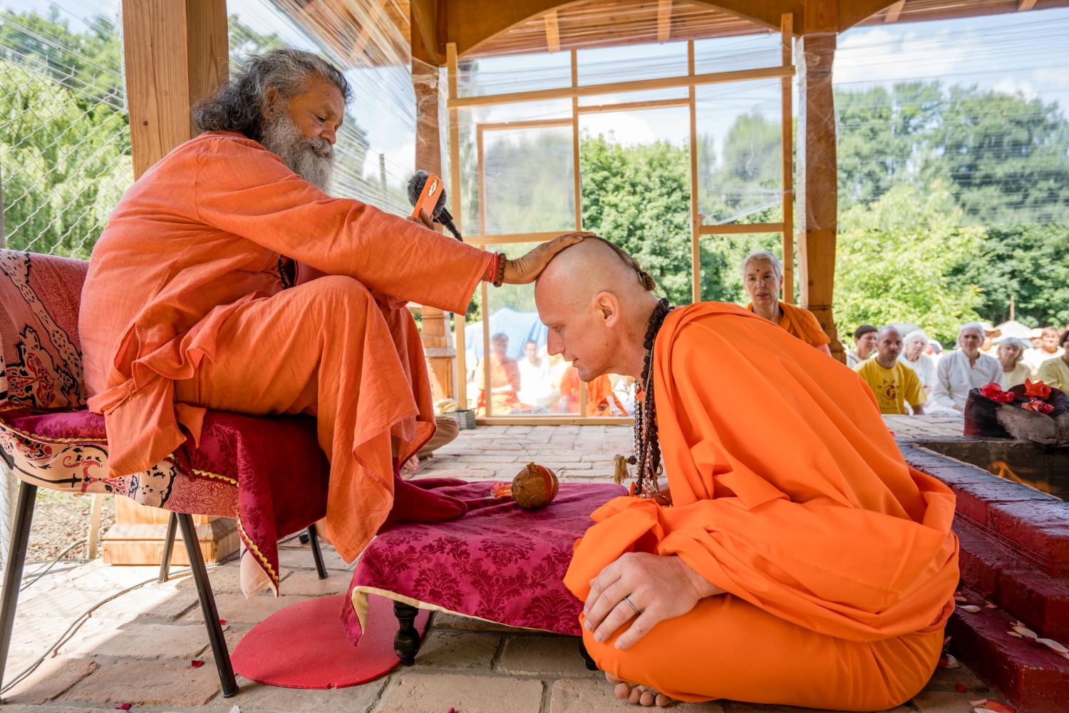  Sanjás díkša svámího Gyaneshwarpuri ve Střílkách 23.7.2021. Foto: Radim Paluš - Híra Puri.