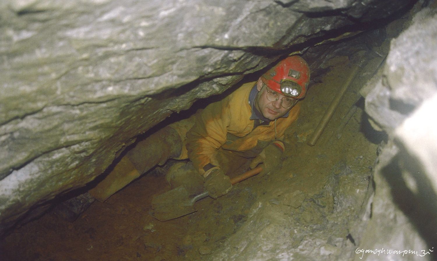 Petr Kos - jeden z hlavních výzkumců jeskyně Hynštova ventarola (okolo 2005).    Foto: Marek P. Šenkyřík okolo 2005.