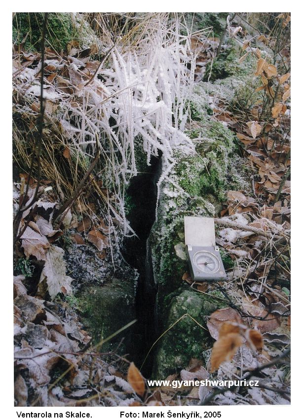Ventarola nad jeskyní Ve Skalce. Foto: Marek P. Šenkyřík 2004.