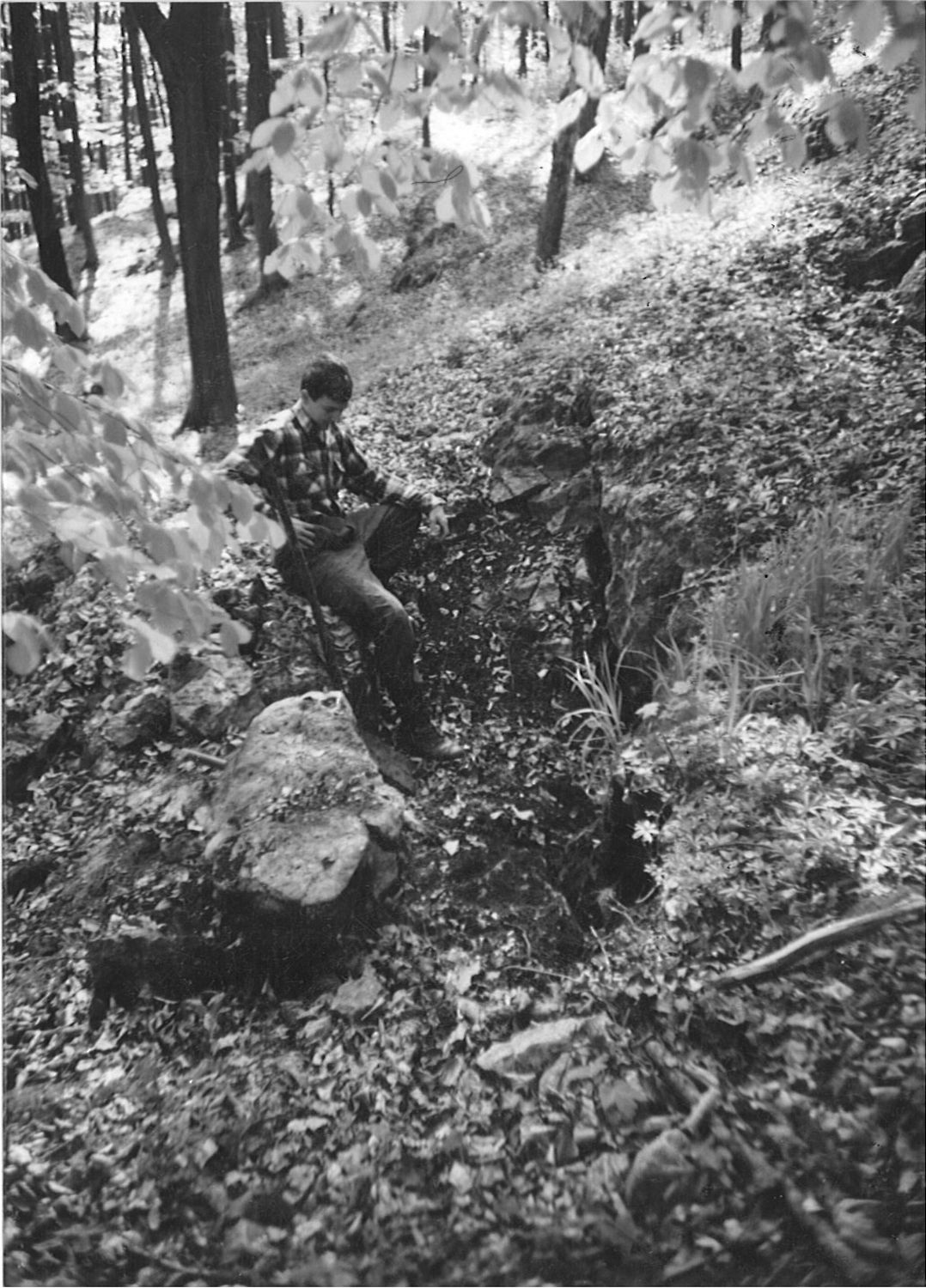 Zdenek Nori Foltýn. Jeskyně ve Skalce u Novodvorského ponoru.  Foto: Marek Šenkyřík (90. léta)