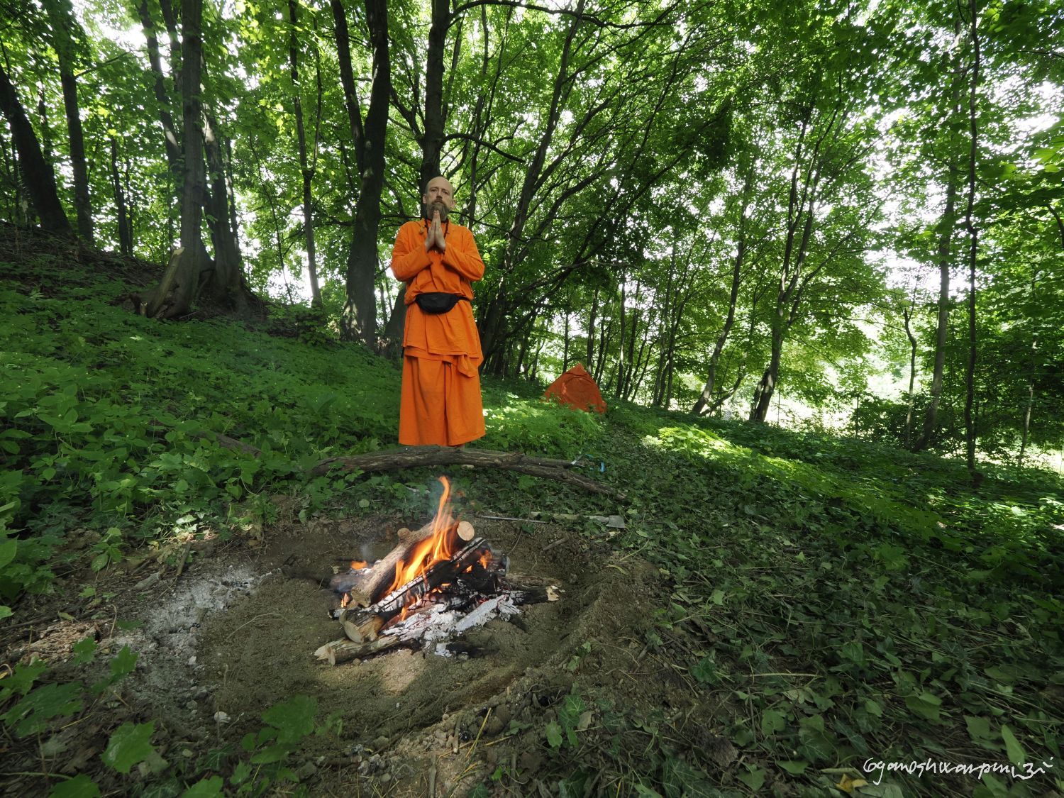 Maháprabhudíp ášram ve Střílkách - život na poustevně Gangotri. Foto: Svámí Gyaneshwarpuri, samospoušť (2024).