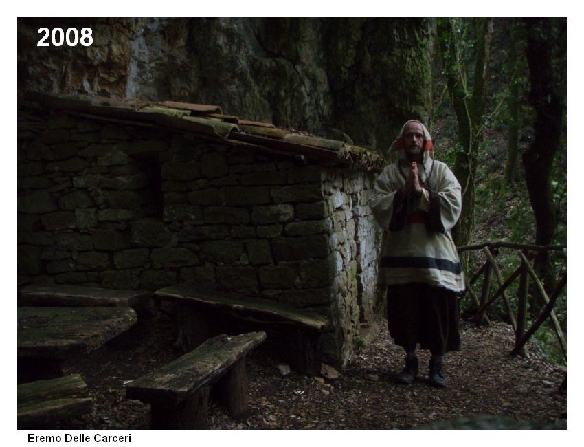 Assisi - Eremo delle Carceri - na poustevně pod klášterem.  Foto: Marek Gyaneshwarpuri, samospoušť 2008.