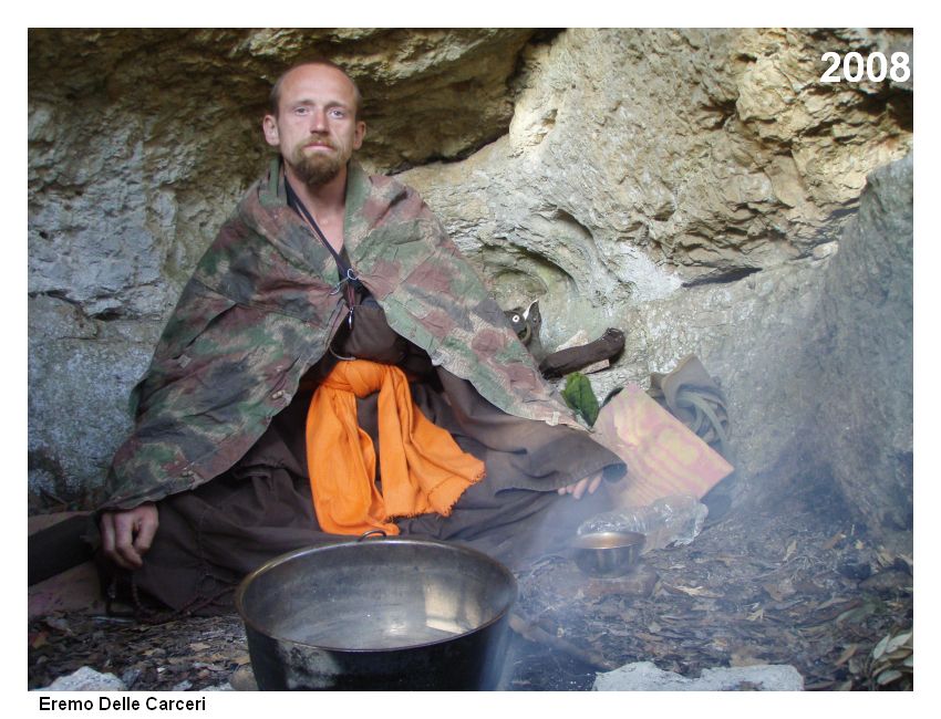 Assisi - Eremo delle Carceri -  na poustevně.  Foto: Marek Gyaneshwarpuri, samospoušť 2008.