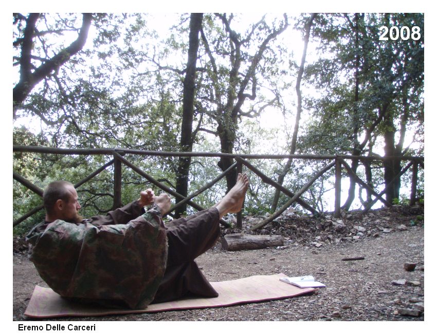 Assisi - Eremo delle Carceri -  na poustevně.  Foto: Marek Gyaneshwarpuri, samospoušť 2008.