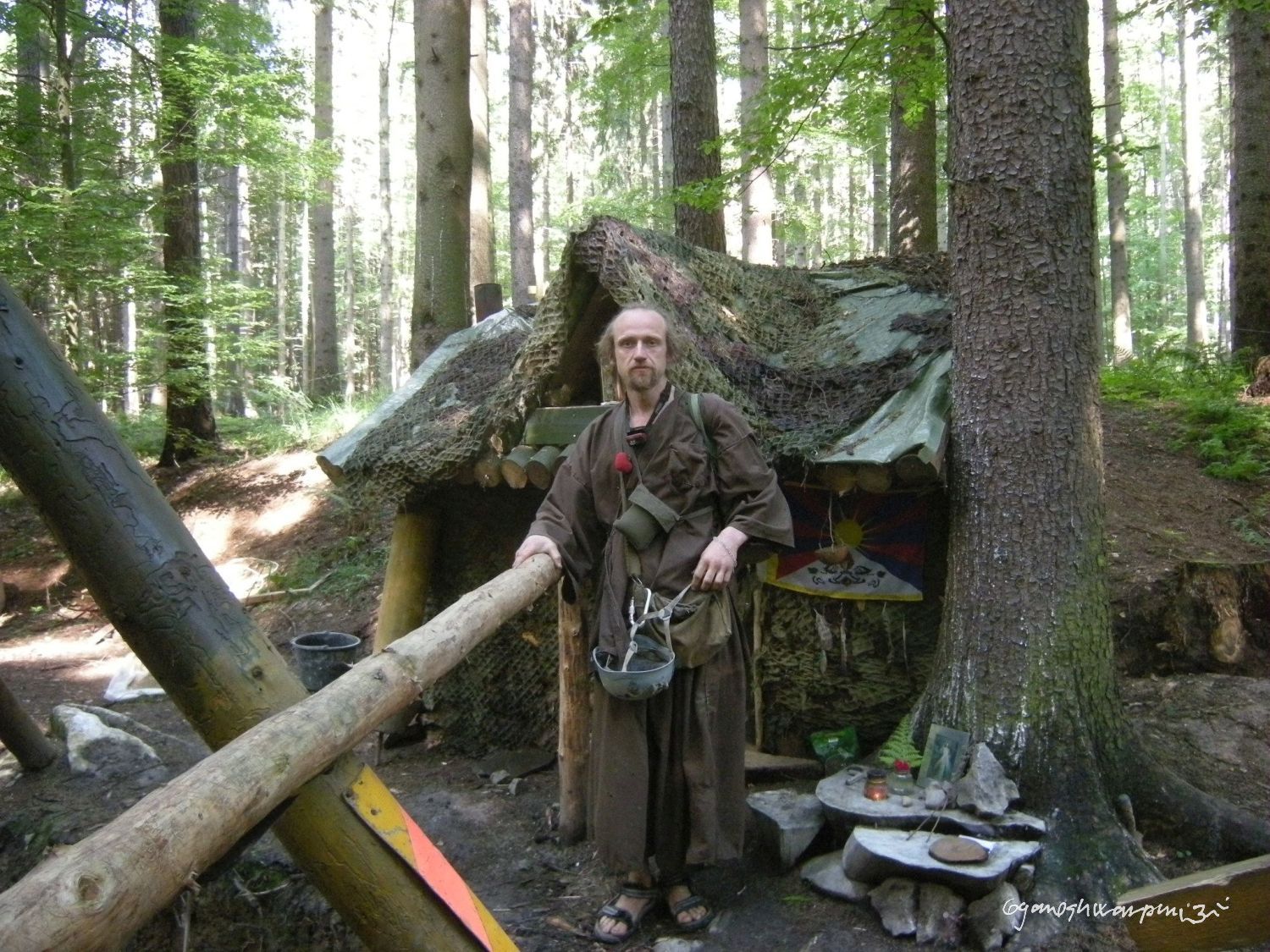 Děravka - před cestou na výzkumy do Křtin. Foto: Marek Gyaneshwarpuri, samospoušť 2009.