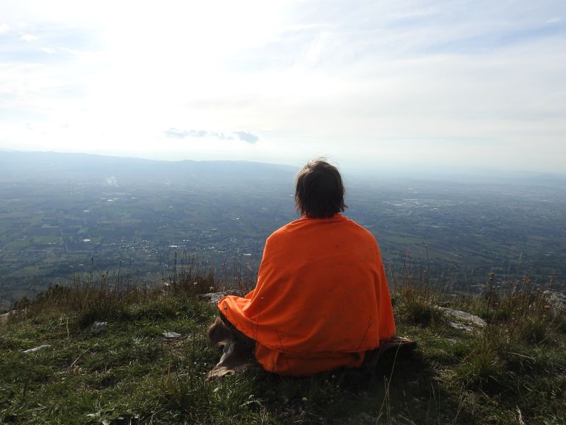  Assisi - Monte Subasio - hora na níž pravděpodobně meditoval sv. František. Foto: Marek Gyaneshwarpuri, samospoušť 2019.