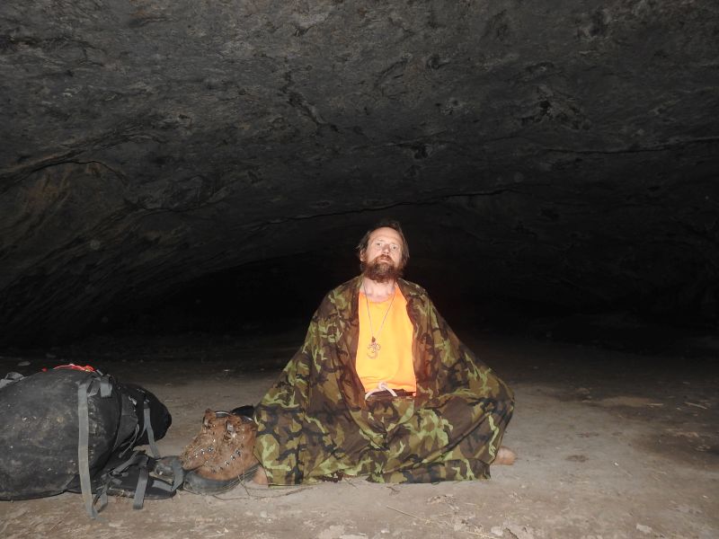 Jeskyně Pekárna v Údolí Říčky - meditační ústraní. Foto: Marek Gyaneshwarpuri, samospoušť 2019.