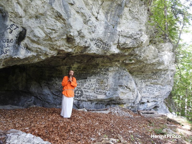  Slovenský ráj -  jeskyně Poustevna Toho který sedí a mlčí. Foto: Marek Gyaneshwarpuri, samospoušť 2019.