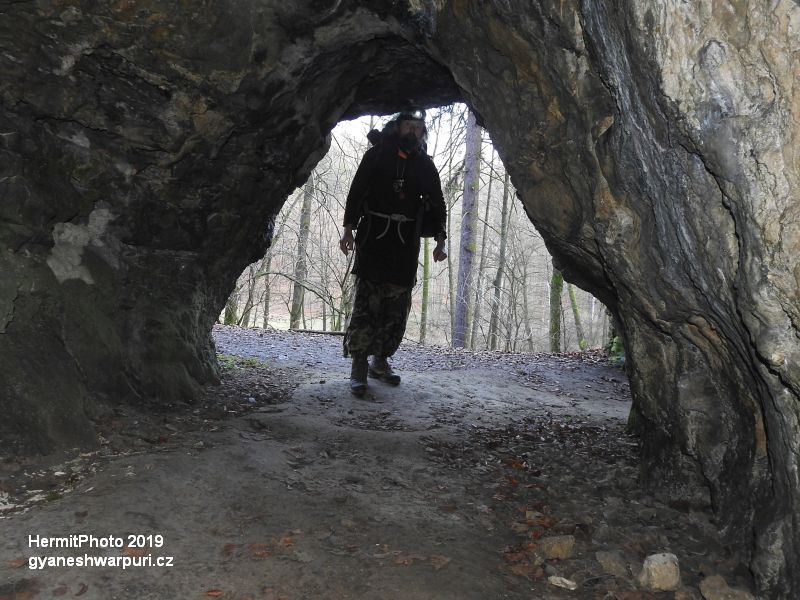 Jeskyně Jáchymka v Josefovském údolí. Foto: Marek Gyaneshwarpuri, samospoušť 2019.