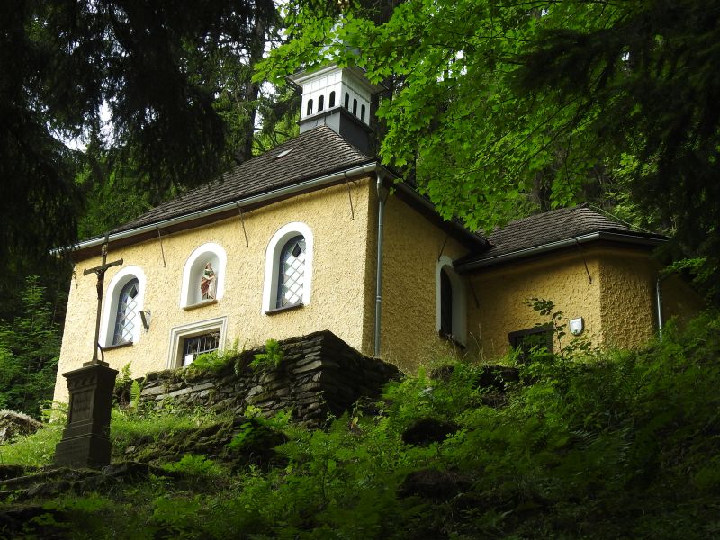 Kaple sv. Anny na Staré hoře v Krkonoších - má poustevna. Foto: Marek Gyaneshwarpuri, samospoušť 2019.