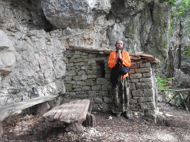  Assisi -  Eremo delle Carceri - poustevna pod klášterem. Foto: Marek Gyaneshwarpuri, samospoušť 2019.