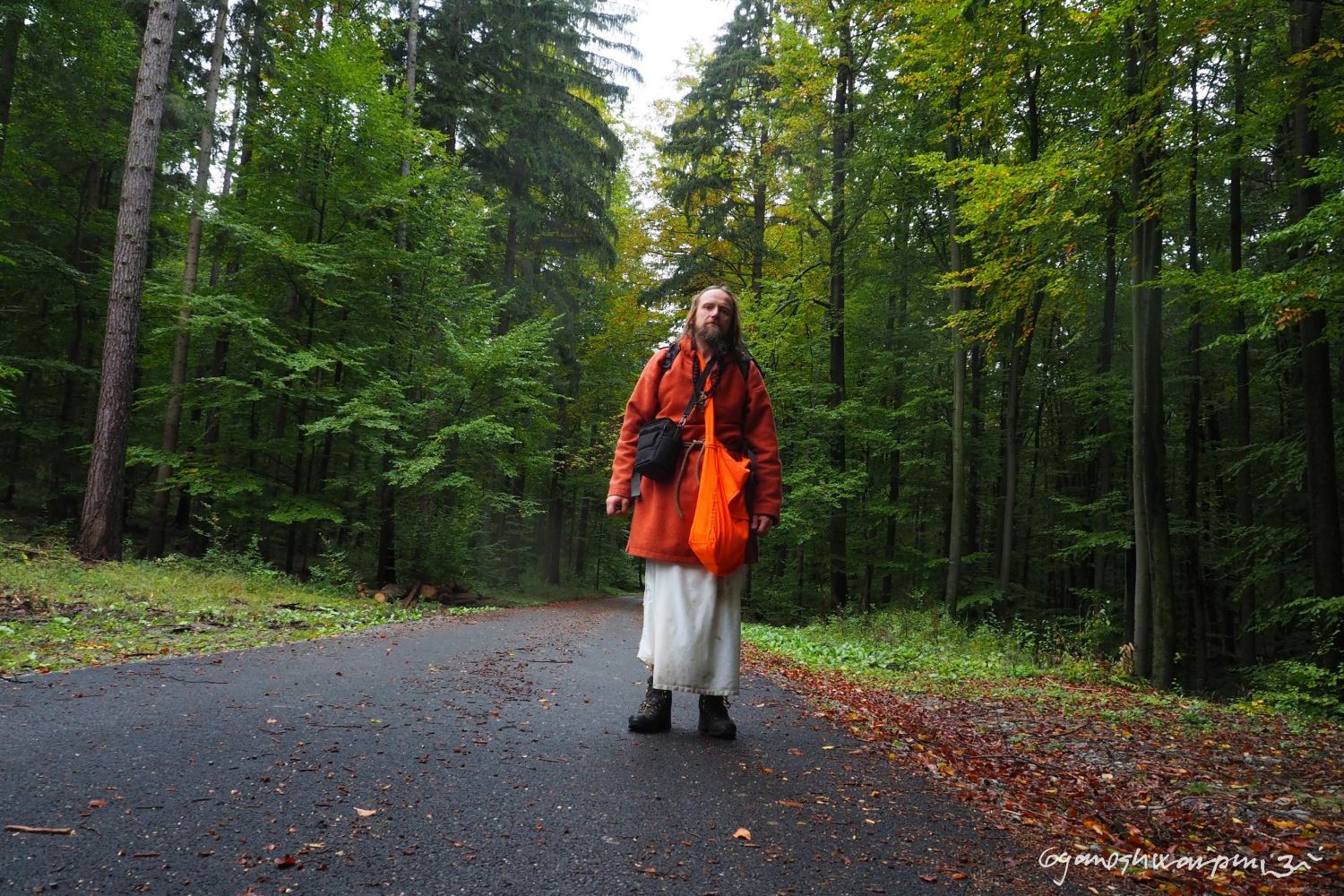 Habrůvecká plošina u Děravky.  Foto: Marek Gyaneshwarpuri, samospoušť 2020.