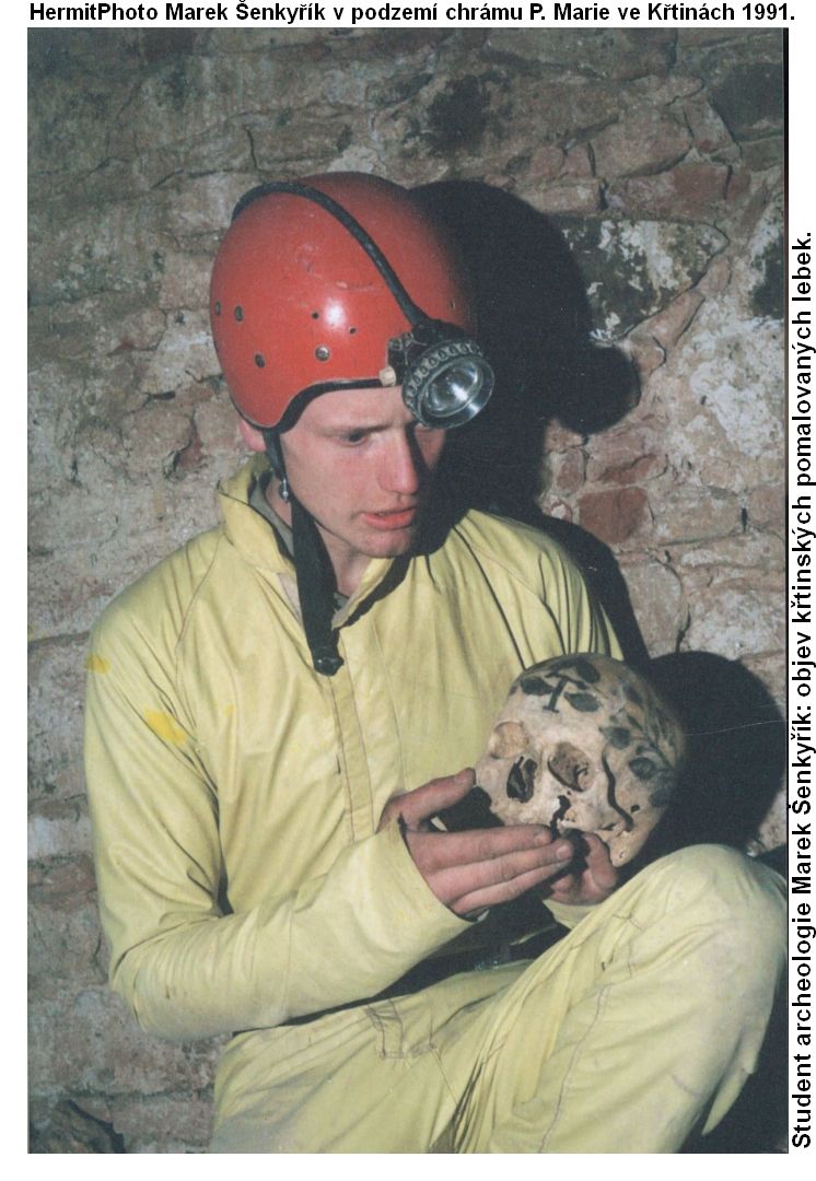 Marek  Šenkyřík, student archeologie a vedoucí speleologického průzkumu chrámu Panny Marie ve Křtinách, při němž byly objeveny pomalované lebky. Foto: Marek  Šenkyřík 1991.