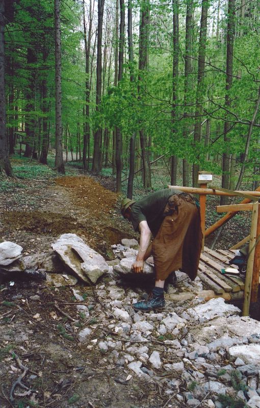  Závrt u Habrůveckých smrků - Štět cesty.




Foto: Marek P. Šenkyřík 2006.