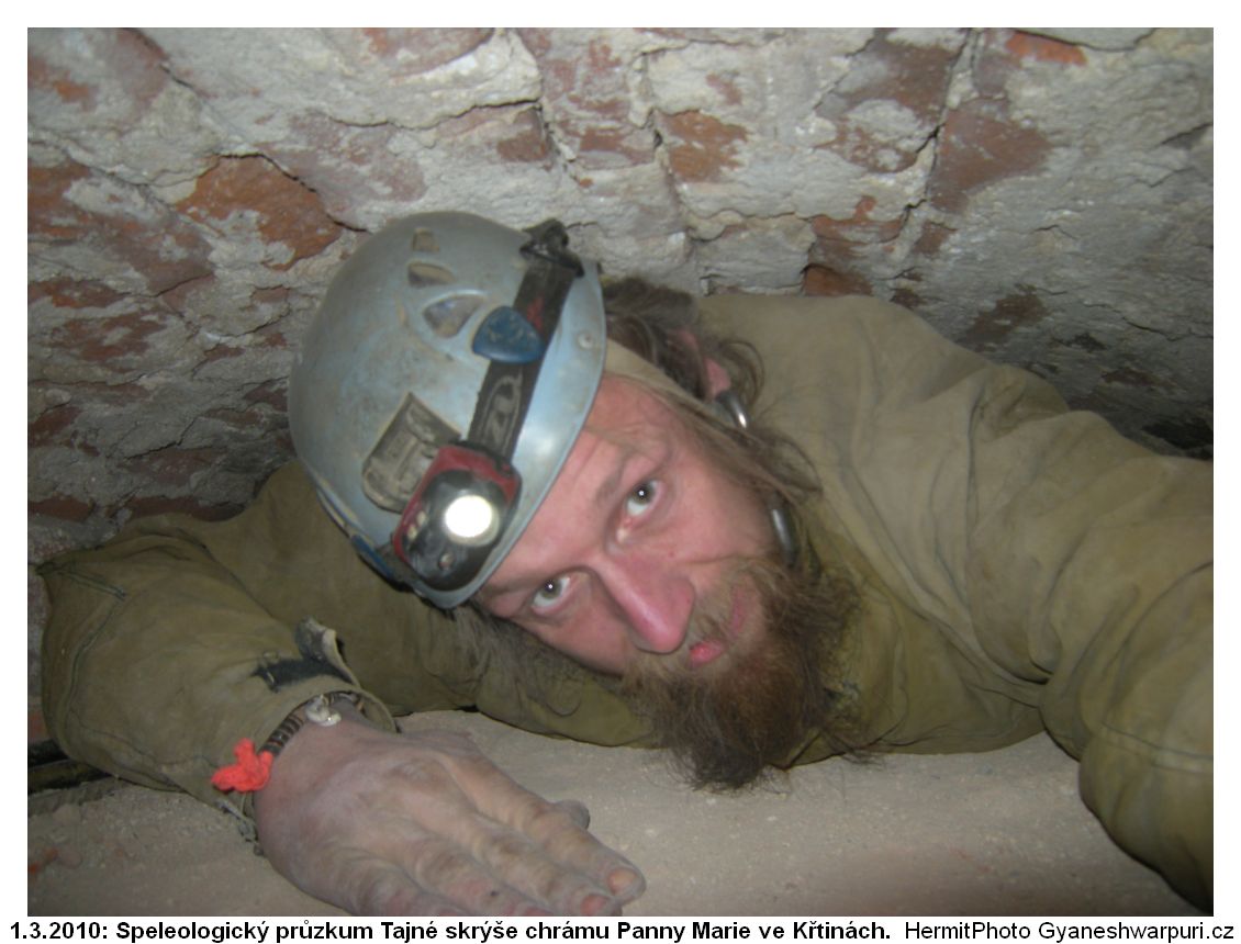 Speleologický průzkum Tajné skrýše v pilíři s kazatelnou chrámu Panny Marie ve Křtinách (2010).