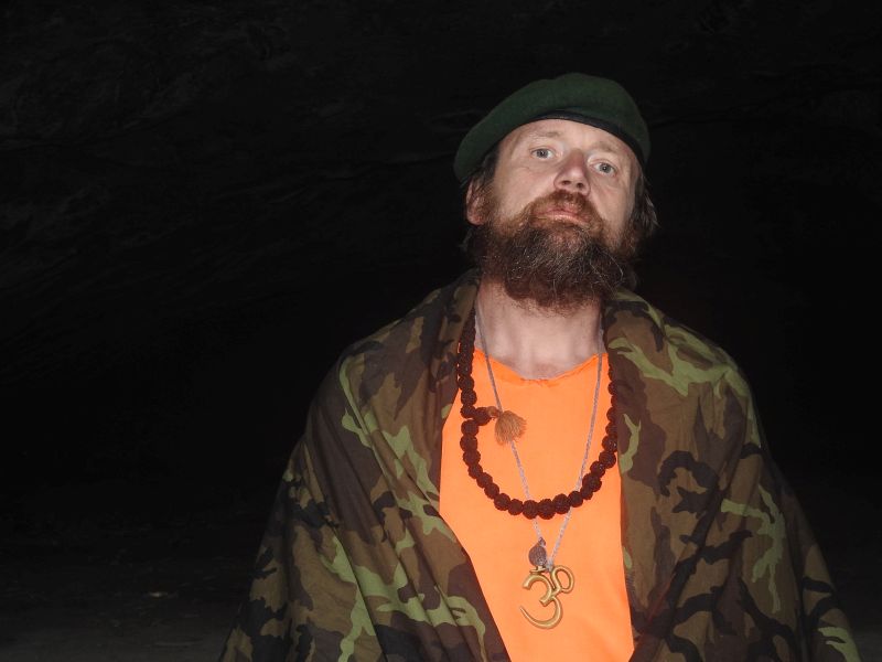Pekárna: meditace v jeskyni




 (2019).