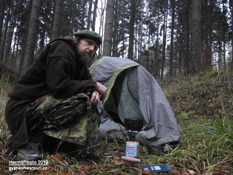 Děravka:  Pak přišel samozřejmě čas na čaj.
 (2019).