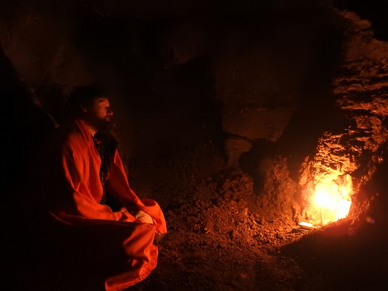 Jeskyně U studánek: Meditace se svíčkou.



 (2019).