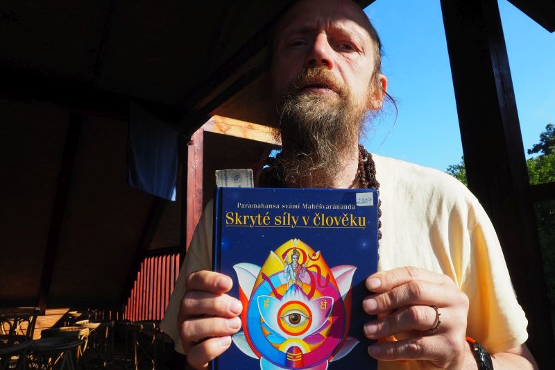 Střílky, Propagace Svámijiho knihy Skryté síly v člověku.



 (2020).