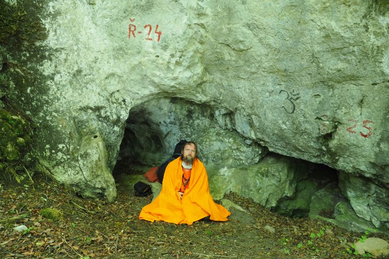 Slezákova díra - Záhrobní, zasednutí k meditaci.



 (2020).