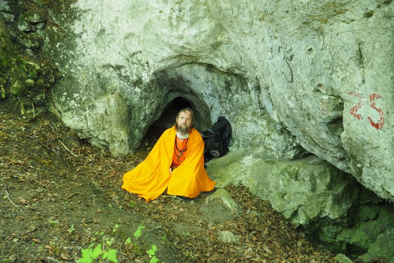 Slezákova díra - Záhrobní, zasednutí k meditaci.



 (2020).