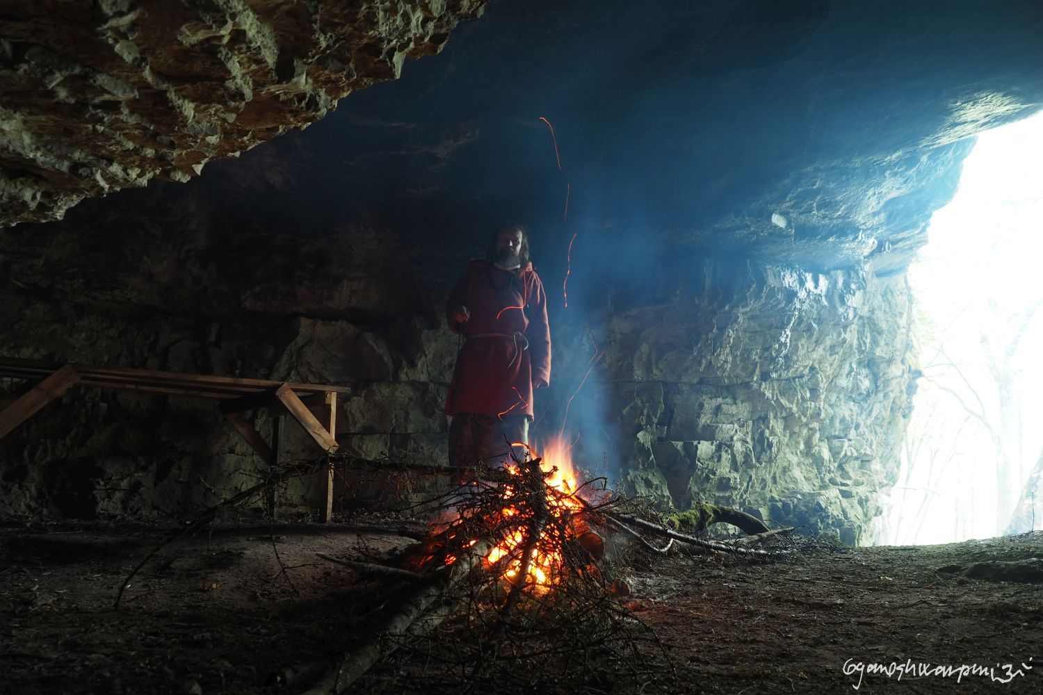 Jeskyně Švédův stůl. Foto: Marek Gyaneshwarpuri, samospoušť 2020.